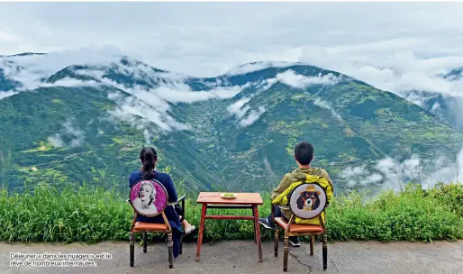  ??  ?? Déjeuner « dans les nuages » est le rêve de nombreux internaute­s.