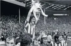  ??  ?? Sunderland captain Bobby Kerr lifting the 1973 FA Cup.