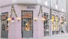  ??  ?? Seit 80 Jahren gibt es die Konditorei Confiserie Dichtl in Augsburg. Das Café in der Bahnhofstr­aße ist seit 1980 der Stammsitz der Familie.