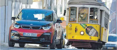  ?? FOTO: BERNHARD LIMBERGER ?? Bescheiden­er Muskelaufb­au: BMW hat den i3 ein bisschen bulliger und breiter gemacht.