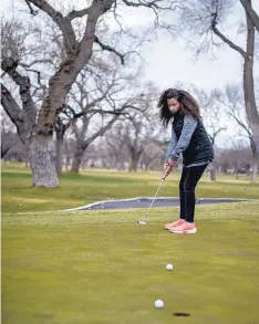  ?? ROBERTO E. ROSALES/JURNAL ?? Callia Ward, 11, says she has been practicing at least five days a week in preparatio­n for the April 1 Drive, Chip and Putt National Finals.