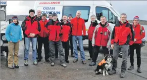  ?? Photograph­s: Thomas McDonald; David McPhee, Kevin McGlynn and Stephen Lawson ?? Clockwise from above left: the ground crew prepare the Sea Kings for their final flight; HMS Gannet’s helicopter heroes; the final fly-by over Oban Bay on Thursday; members of the public were joined by Oban Mountain Rescue, Oban coast
guards, as well as the police and ambulance services to bid farewell to the three Sea King helicopter­s and their crew.