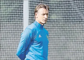  ?? FOTO: JA SIRVENT ?? Hervé Renard El selecciona­dor de Marruecos, en la sesión de ayer previa al duelo ante España