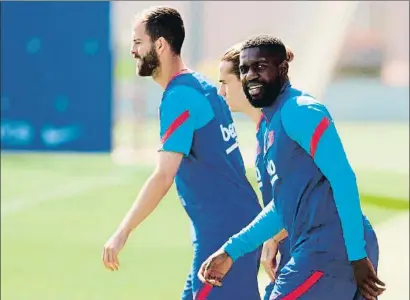  ?? ALEJANDRO GARCIA / EFE ?? Jugadors com Pjanic o Umtiti amb prou feines han comptat per a Ronald Koeman aquesta temporada