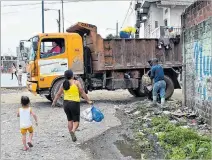  ?? MIGUEL LAJE / EXPRESO ?? Escenario. En las esquinas se evidencian la falta de obra en Los Ceibos.