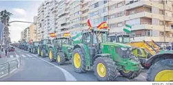  ?? MIGUEL GÓMEZ ?? Tractores a su paso por la capital gaditana.