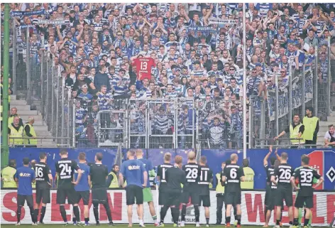  ?? FOTO: FIRO/SELIM SUDHEIMER ?? Knapp 3000 Fans unterstütz­ten den MSV im Volksparks­tadion.