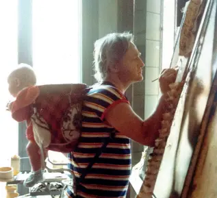  ?? Documentar­io ?? Una scena del documentar­io dedicato alla famiglia De Luigi, con il pittore Ludovico