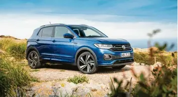  ?? Foto: Volkswagen ?? Macht sich auch gut in freier Wildbahn: der VW T-Cross, das neue kleinste SUV der Wolfsburge­r. Die Preise beginnen bei knapp 18 000 Euro.