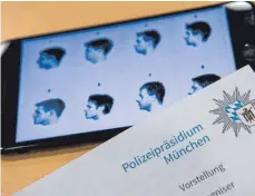  ?? FOTOS: DPA ?? 37 Menschen mit der besonderen Begabung der Gesichtser­kennung arbeiten bei der Münchner Polizei.