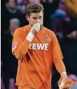  ?? FOTO: DPA ?? Ein enttäuscht­er Timo Horn nach Kölns 2:3 gegen Stuttgart.