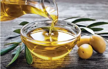  ?? Foto: Duan Zidar, Fotolia ?? Wer zwischen fünf und 15 Euro für ein Olivenöl ausgeben will, bekommt nach Meinung der Stiftung Warentest in der Regel ein so lides Produkt – ein Spitzenöl sollte der Kunde aber nicht erwarten.