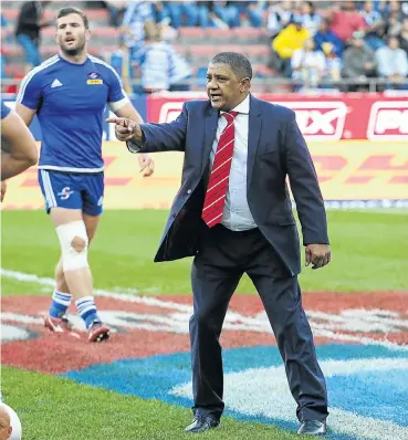  ?? Picture: Luke Walker/Gallo Images ?? Allister Coetzee, when he was coach of the Stormers, and Deon Davids (insert) of the Southern Kings have been the only black head coaches of top provincial teams in SA Rugby.