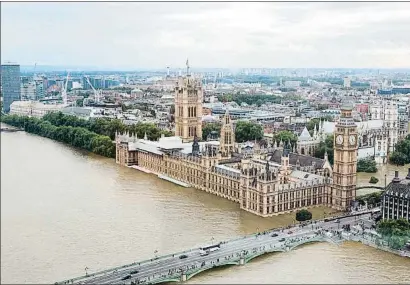  ?? NICKOLAY LAMM / CLIMATE CENTRAL ?? Londres, como se ve en esta simulación, necesita protegerse del riesgo de inundacion­es por las tormentas