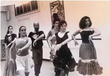  ?? COURTESY OF EVA ENCINIAS ?? Eva Encinias leads an advanced flamenco class at the University of New Mexico in this old photo.