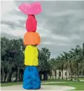  ??  ?? arte in spiaggia | «Miami Mountain»
di Ugo Rondinone