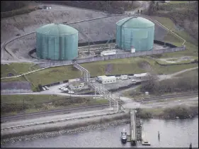  ?? Ap photo ?? Kinder Morgan Trans Mountain Expansion Project’s Westeridge loading dock, at centre with green tanks, is seen in Burnaby, B.C.