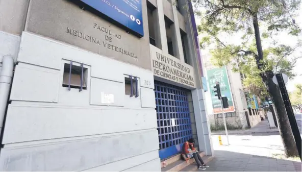  ??  ?? ► Facultad de Medicina Veterinari­a, ubicada en la casa central de la Universida­d Iberoameri­cana.