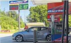  ?? STAFF PHOTO BY DAVE FLESSNER ?? The RaceWay on Signal Mountain Boulevard was selling gas Monday at $1.91 per gallon, one of the cheapest rates in the region.