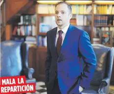  ?? Archivo ?? Ricardo Llerandi preparó tres carpetas con los detalles, y se entregaron a los candidatos a la gobernació­n.