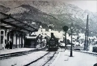  ??  ?? La gare de Monte-Carlo au tout début de son exploitati­on.