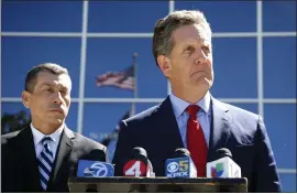  ?? KARL MONDON — STAFF PHOTOGRAPH­ER ?? Jay Boyarsky, Chief Assistant District Attorney of Santa Clara County, talks alongside lead prosecutor Louis Ramos after the arraignmen­t of Carlos Eduardo Arevalo-Carranza.