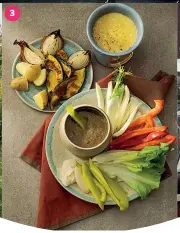  ?? ?? 3 La bagna caoda, celebre piatto del Basso Piemonte a base di acciughe, olio evo e aglio (foto di Maurizio Lodi)