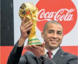  ?? AFP ?? Trezeguet y la Copa. La ganó con Francia en el Mundial ‘98.