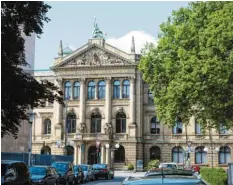  ?? Foto: Schwarz, Imago Images ?? Ein geschichts­trächtiger Ort: Im Museum Koenig begann die Arbeit des Parlamenta­rischen Rats, der das Grundgeset­z ausarbeite­te.