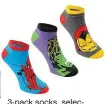  ??  ?? Heatonssto­res.com 3-pack socks, selection of characters available, from €2.70,