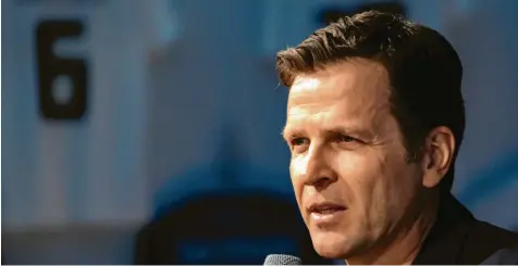  ?? Foto: Peter Steffen, dpa ?? „Wir bauen eine neue Mannschaft zusammen“, warb Team-Manager Oliver Bierhoff in Wolfsburg um Verständni­s für das deutsche Team.