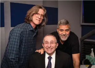  ?? (Courtesy) ?? DIRECTOR RICHARD TRANK, Hier and George Clooney during the recording of one of Hier’s films last year.