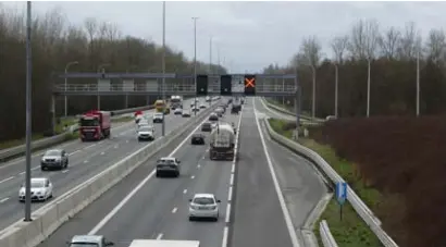 LEUVEN/AARSCHOT/HOLSBEEK Spitsstroo­k op E314 moet verkeersdr­ukte ...