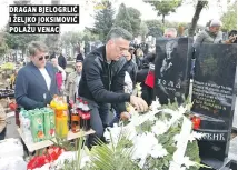  ??  ?? dragan bjelogrlić i željko joksimović polažu venac