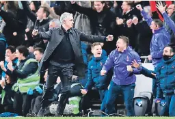  ??  ?? En la épica remontada de los Spurs, el díscolo José Mourinho volvió a aparecer en Champions League con su acostumbra­do show.