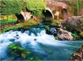  ?? ?? Puente medieval a las afueras de Sarria