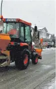  ?? ?? Straßen von Schnee zu befreien, bleibt Aufgabe des Betriebsho­fes.