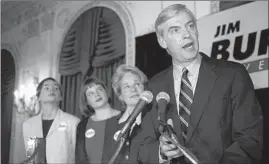  ?? CHARLES CHERNEY/CHICAGO TRIBUNE ?? After finishing in fourth place in a bid for the Democratic nomination for Illinois governor, former U.S. Attorney Jim Burns talks to supporters in Chicago in 1998.