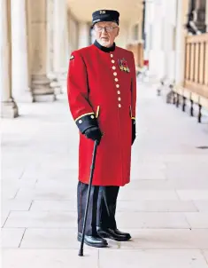 ?? ?? vision in red: Howarth has been a Chelsea Pensioner since 2015; below, son Tony says he knows little about his dad’s war