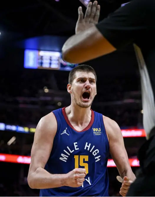  ?? Aaron Ontiveroz, The Denver Post ?? Denver’s Nikola Jokic blows his lid after referee Kevin Cutler called him for a foul during the fourth quarter against Golden State on Monday night. Jokic earned his second technical foul and was ejected.