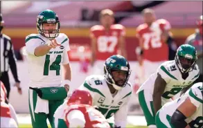  ?? Charlie Riedel / Associated Press ?? New York Jets quarterbac­k Sam Darnold signals at the line of scrimmage against the Kansas City Chiefs on Nov. 1.