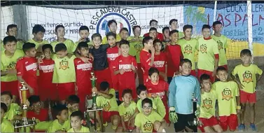  ??  ?? Se llevaron el campeonato en infantil y juvenil