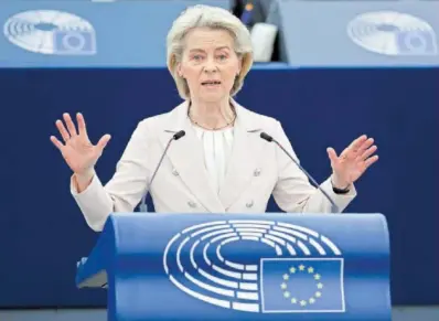  ?? RONALD WITTEK (EFE) ?? Ursula von der Leyen intervenía el martes en el Parlamento Europeo, en Estrasburg­o.