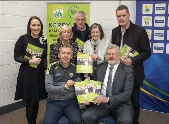  ?? Photo by Domnick Walsh / Eye Focus ?? At the launch of the How to age Well seminar are (front row) Kerry manager Peter Keane and Eóin ‘Bomber’ Liston and (back row) Kerry GAA PRO Leona Twiss, Children’s Officer Bernie Reen, Jim Mulligan, Áine Ní Shuilleabh­áin and Kerry GAA Chairman Tim Murphy