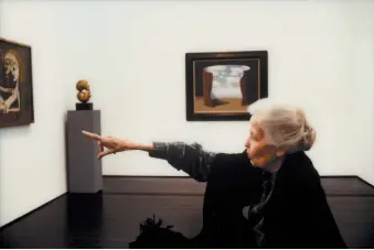  ??  ?? Dominique de Menil with artwork by Magritte and others, at the Menil Collection, Houston, 1990; photograph by Dominique Nabokov