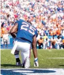  ??  ?? LeSean McCoy, de Buffalo, de los que se arrodilló en la ceremonia.