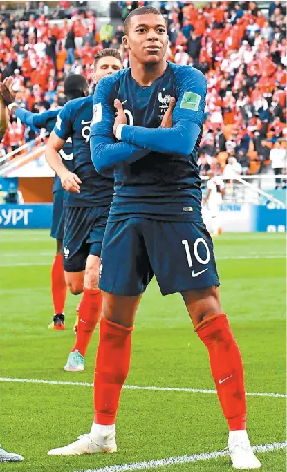  ??  ?? Kylian Mbappé se encargó de hacer el gol que le dio la victoria a Francia