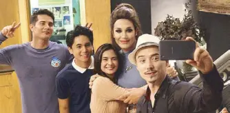  ??  ?? Barbi: D’ Wonder Beki stars Paolo Ballestero­s (second from right) with (from left) Ejay Falcon, Miguel Tanfelix, Bianca Umali and Epy Quizon