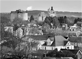  ?? MICHAEL S. WILLIAMSON/THE WASHINGTON POST ?? In Nazareth, Pa., with its signature cement plants, residents are almost evenly split between Trump lovers and haters.