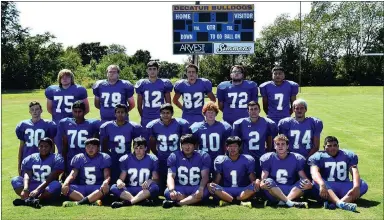  ?? Photo by Mike Eckels ?? The 2016 Decatur Bulldog senior boys football team poses for a team photo.